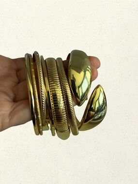 Gold-Tone Women’s Bangle Bracelet Set of 8